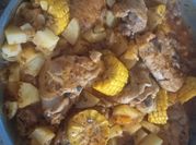 Una foto de guiso de gallina