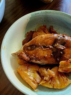 Hình của món Cá ngừ kho dứa (thơm).