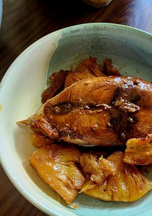 Hình của món Cá ngừ kho dứa (thơm).