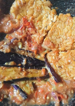 Foto resep Penyetan Tempe dan Terong ala Riska Suci Rahmawati