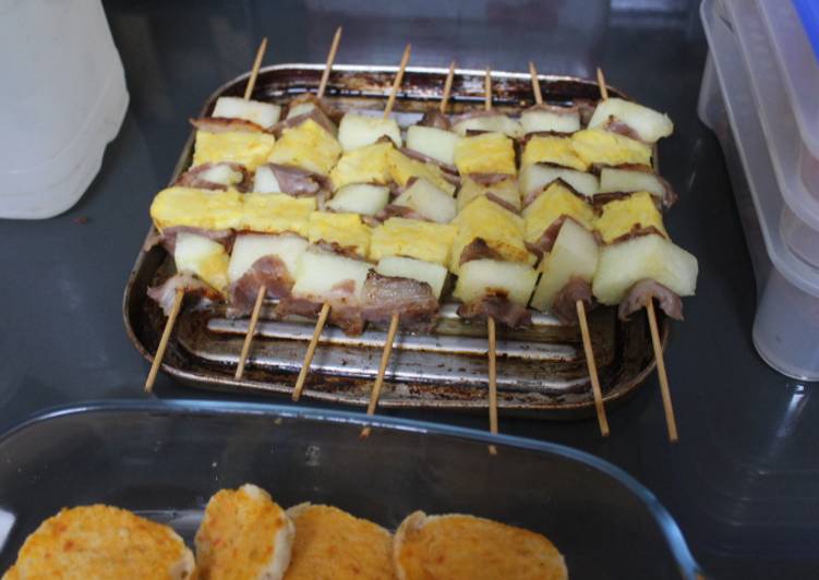 Pinchos de sobras de tortilla con melón