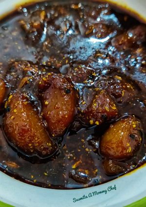 A picture of Amla ka meetha achaar (Indian gooseberry sweet pickle).