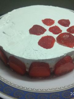 સ્ટ્રોબેરી ચીઝ કેક (Strawberry Cheese Cake Recipe in Gujarati) રેસીપી મુખ્ય ફોટો