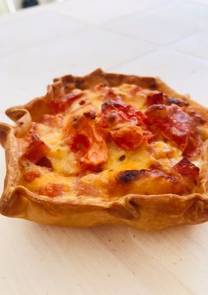 Una foto de Canastitas de Jamón - Queso y Salsa Blanca 💕