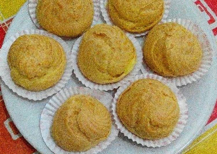 Bagaimana Membuat Kue sus lembut yang Enak Banget