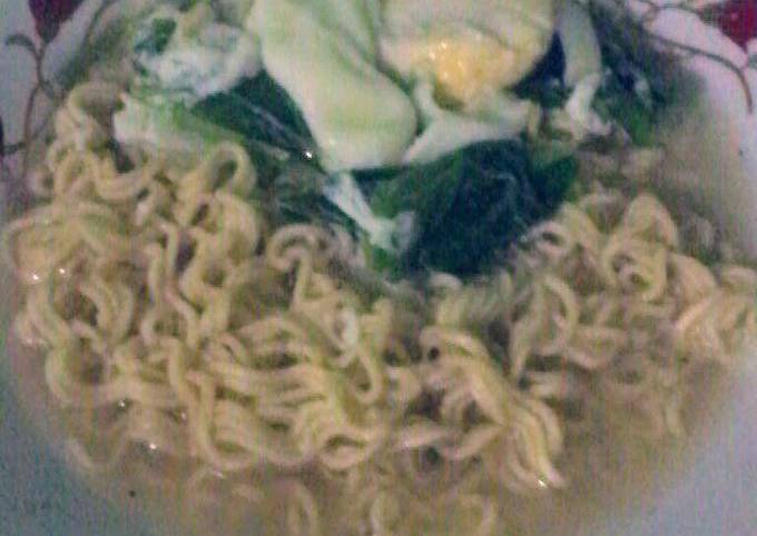 Resep Mie instan kriuk ala2x aku (Mie Seduh polosan/+ Sayur & Telur