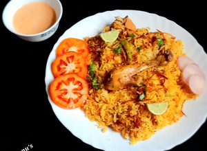 A picture of Chicken Yakhni Pulao.