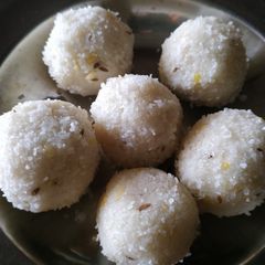 A picture of Unddralu (Raw Rice Rava Balls).
