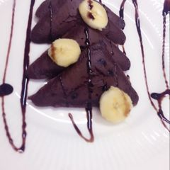 A picture of Chocolate cake in sandwicher.