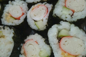 Resep Sushi Roll sederhana Anti Gagal