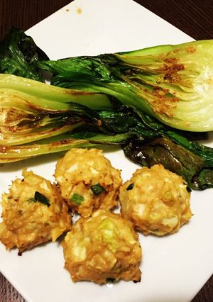 A picture of Inside out gyosa with baby bok choy.