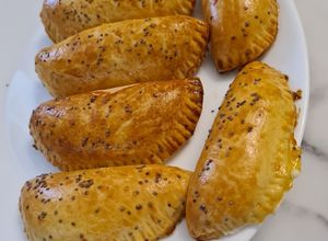 Une photo de Chaussons au fromage et béchamel