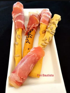 Una foto de Grisines con jamón en panificadora