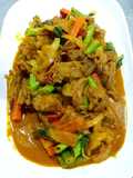 ผัดเครื่องแกงเนื้อ