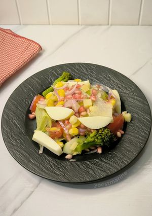 Foto resep Vegetable Pomegranate Salad (Salad Sayur Buah Delima)