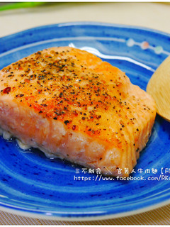 【嫩煎鮭魚】簡易平底鍋料理 的食譜成品照片