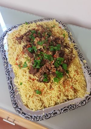 صورة لوصفة كبسة باللحم على الطريقة السورية