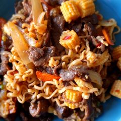 Spicy beef noodles A picture of Spicy beef noodles.
