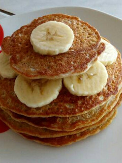 Una foto de Pancakes de avena (+ versión vegana)