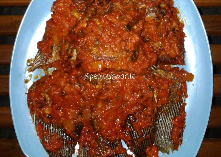 Bahan meracik Balado ikan gurame Lezat