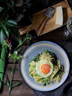 Foto di Tsouchtì con asparagi