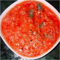 A picture of Tamatar matar ki chutney.