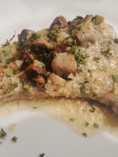 A picture of Mushroom pork chops.