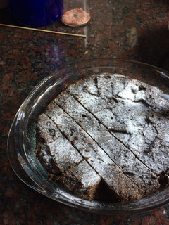 Una foto de Torta con ciruelas pasas sin harina de trigo