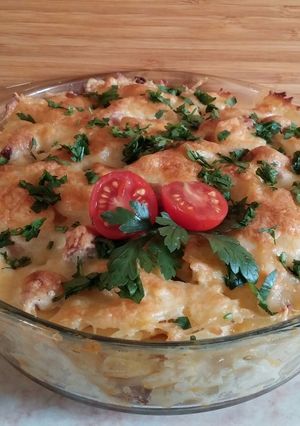 Sonkás-kolbászos-sajtos tészta recept fotója