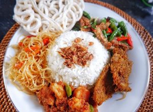 Nasi Tim Rames Resep nasi rames lezat mudah lengkap dengan lauknya