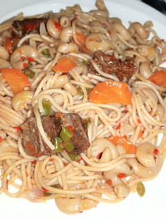 A picture of Suppergetti with macaroni.