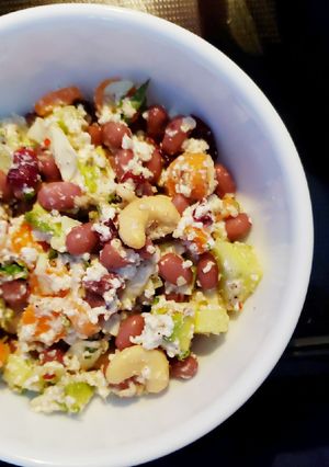 A picture of Apple pineapple sauce bean SALAD.