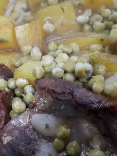 Una foto de Tapa de asado al horno con papas, batatas y yapa!