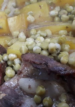 Una foto de Tapa de asado al horno con papas, batatas y yapa!