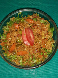 તવા પુલાવ (Tava Pulao Recipe In Gujarati) રેસીપી મુખ્ય ફોટો