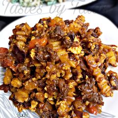 A picture of Irish and beef sauce.