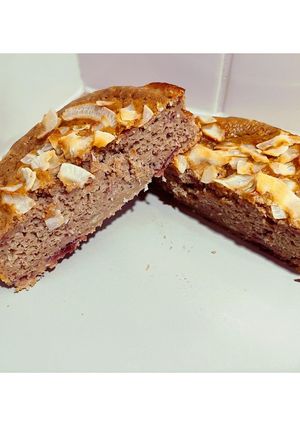 Une photo de Cake coco fruits rouges 🥥