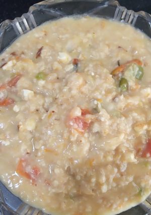 A picture of Vegatables oats upma.