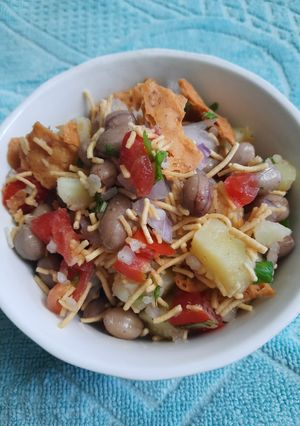A picture of Dry Aloo Chat.