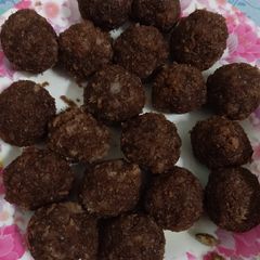 A picture of Chocolate laddu.