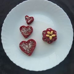 A picture of Beetroot peanut barfi.