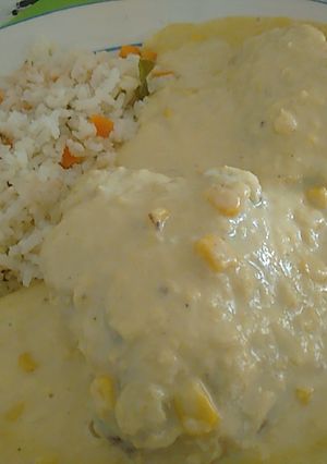 Una foto de Pollo en crema de elote