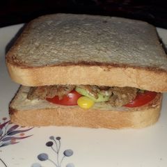 Omlette veggie sandwich A picture of Omlette veggie sandwich.