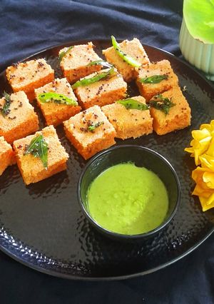 सूजी बेसन ढोकला (Suji besan dhokla recipe in hindi) रेसिपी मुख्य फोटो