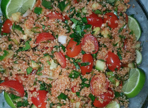 صورة لوصفة سلطة كسر التركية/kisir burgul salad للدايت🙄