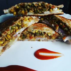 A picture of Healthy sprouts sandwich.