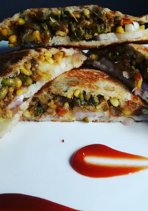 A picture of Healthy sprouts sandwich.