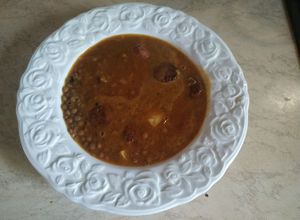 Foto di Lenticchie con cumino, curcuma e salsiccia fresca di campagna