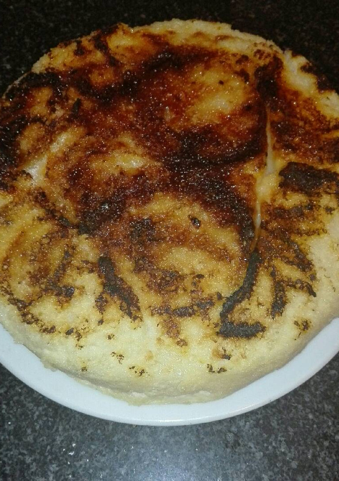 Una foto de Bizcocho de torrijas con anís y azúcar quemada en la olla GM g