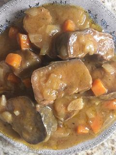 Una foto de Lengua estofada